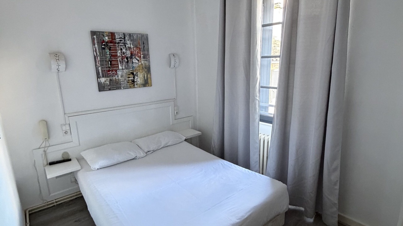 Photo of Bedroom in Cahors Old Town