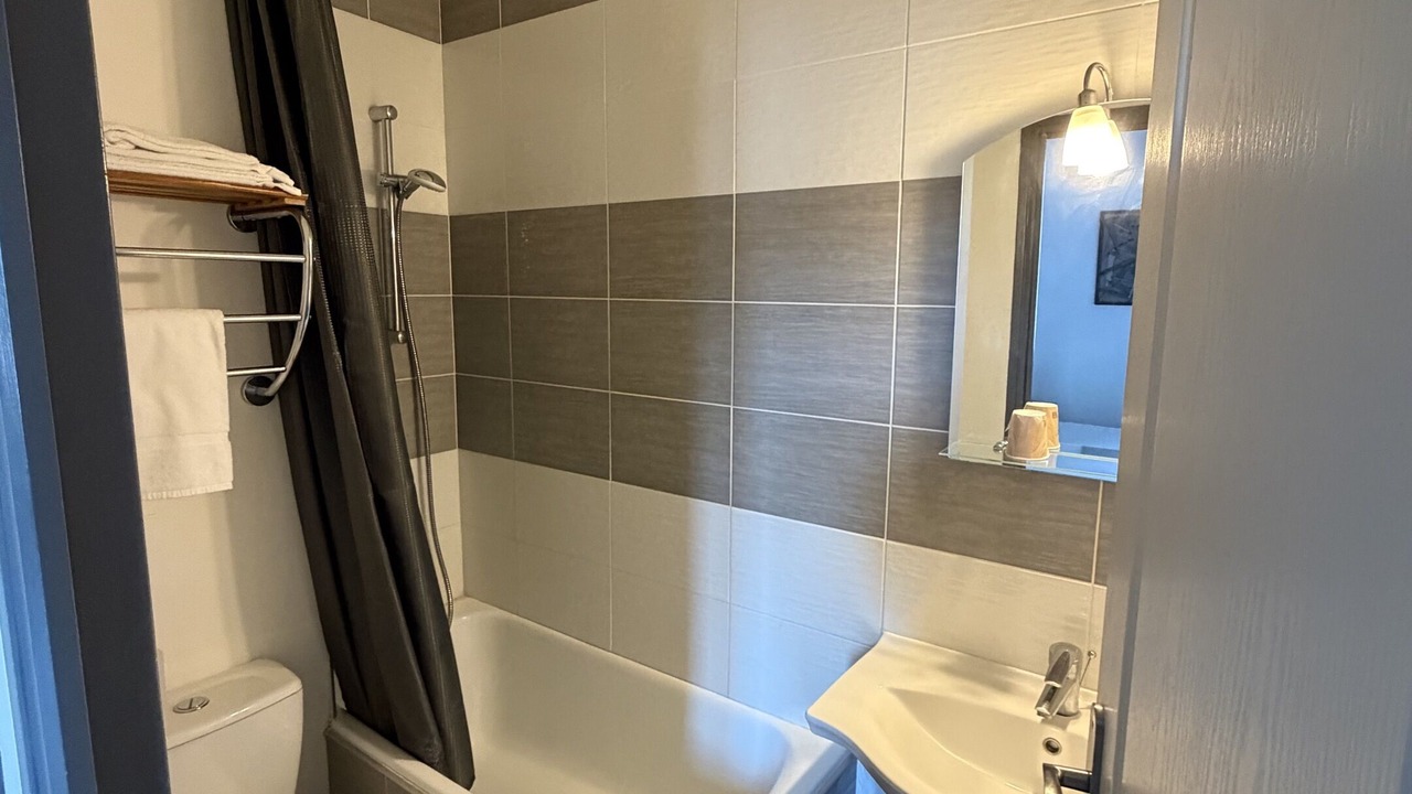 Photo of Bathroom in Cahors Old Town