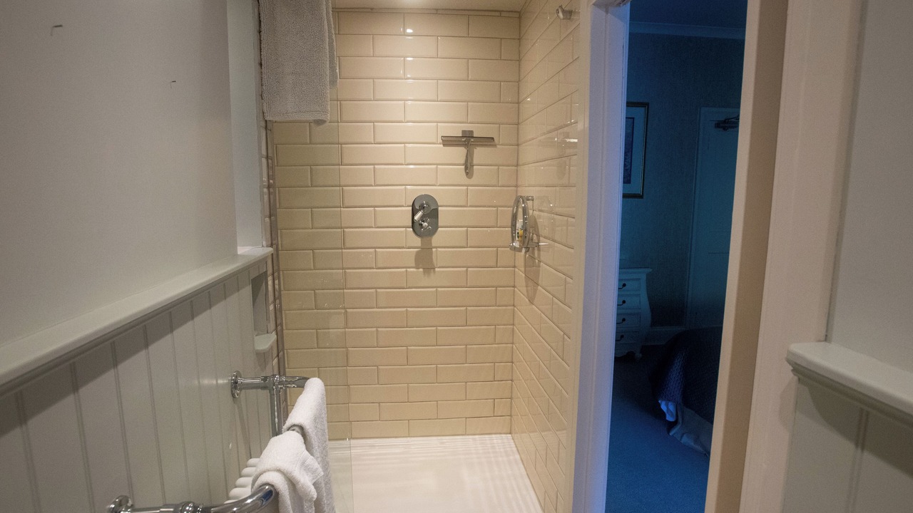 Photo of Bathroom in Walkerburn