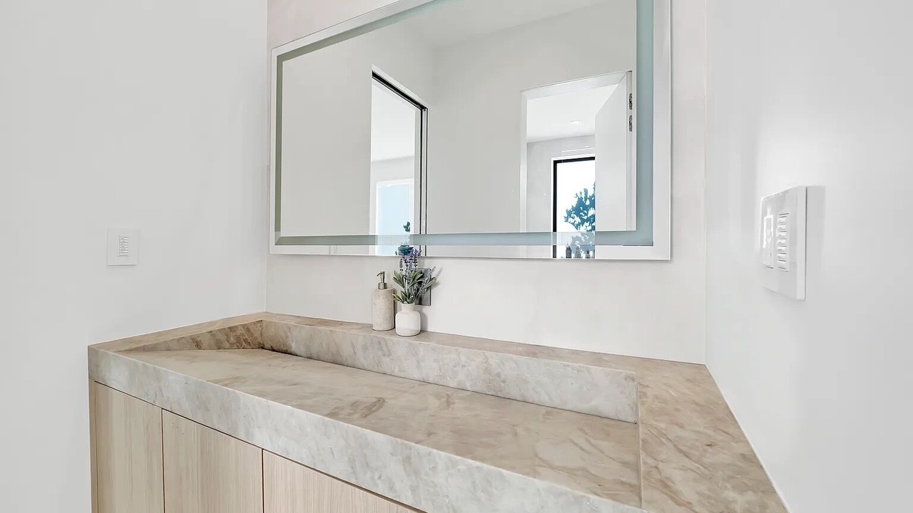 Photo of Bathroom in Coral Way