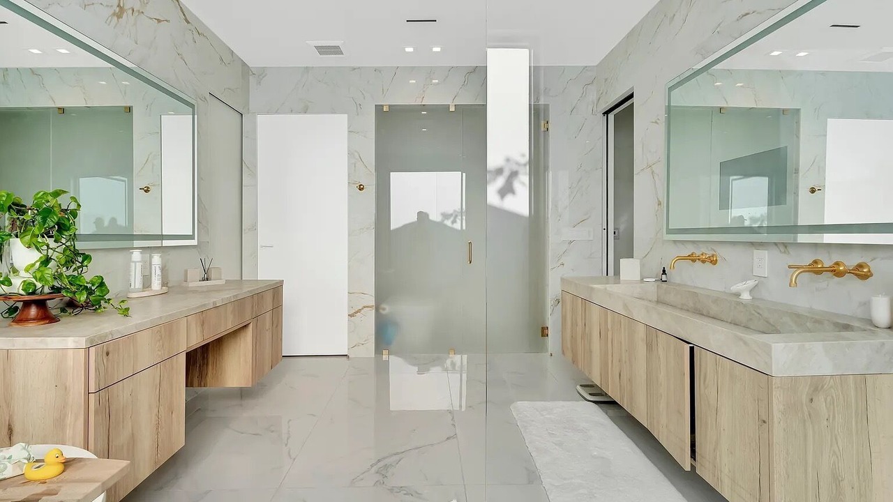 Photo of Bathroom in Coral Way