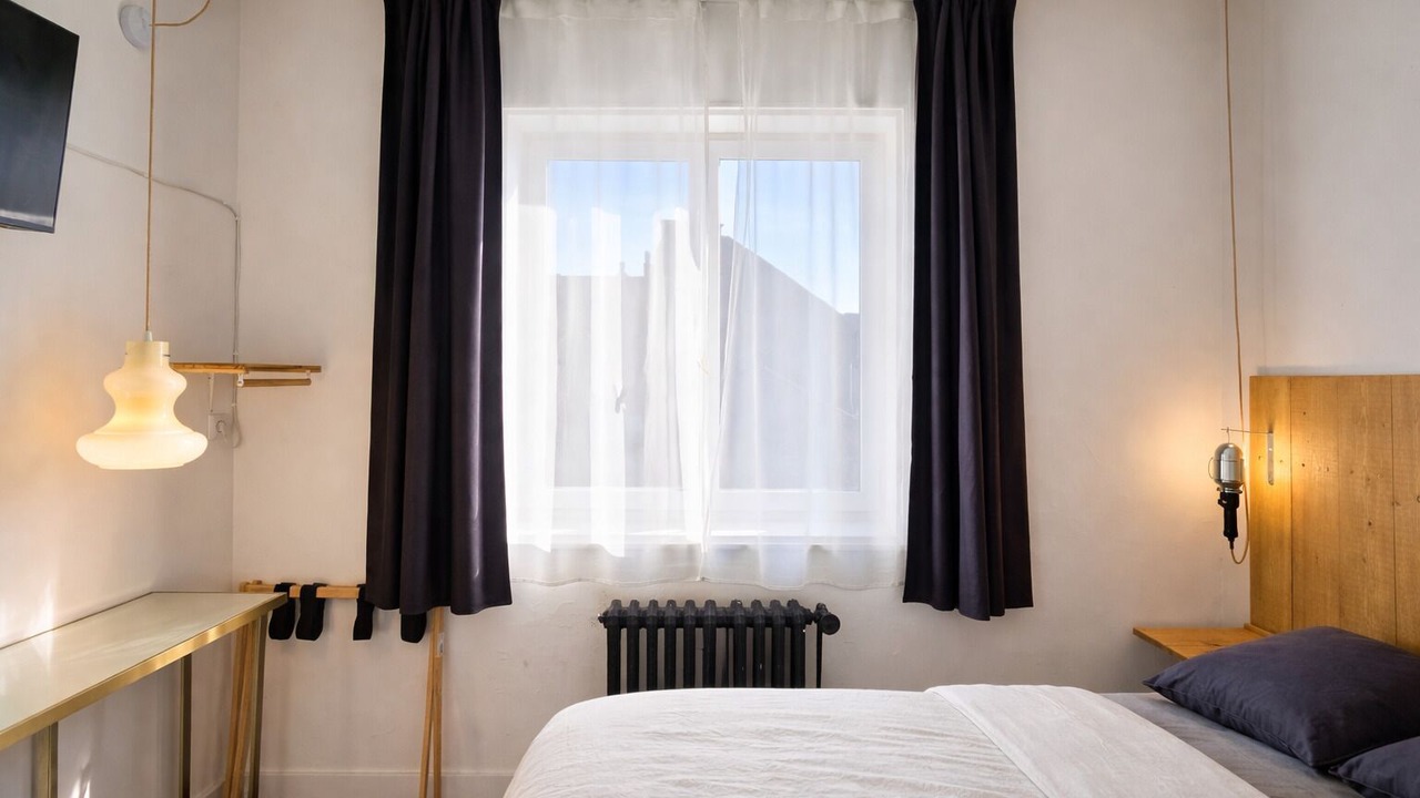 Photo of Bedroom in Fives