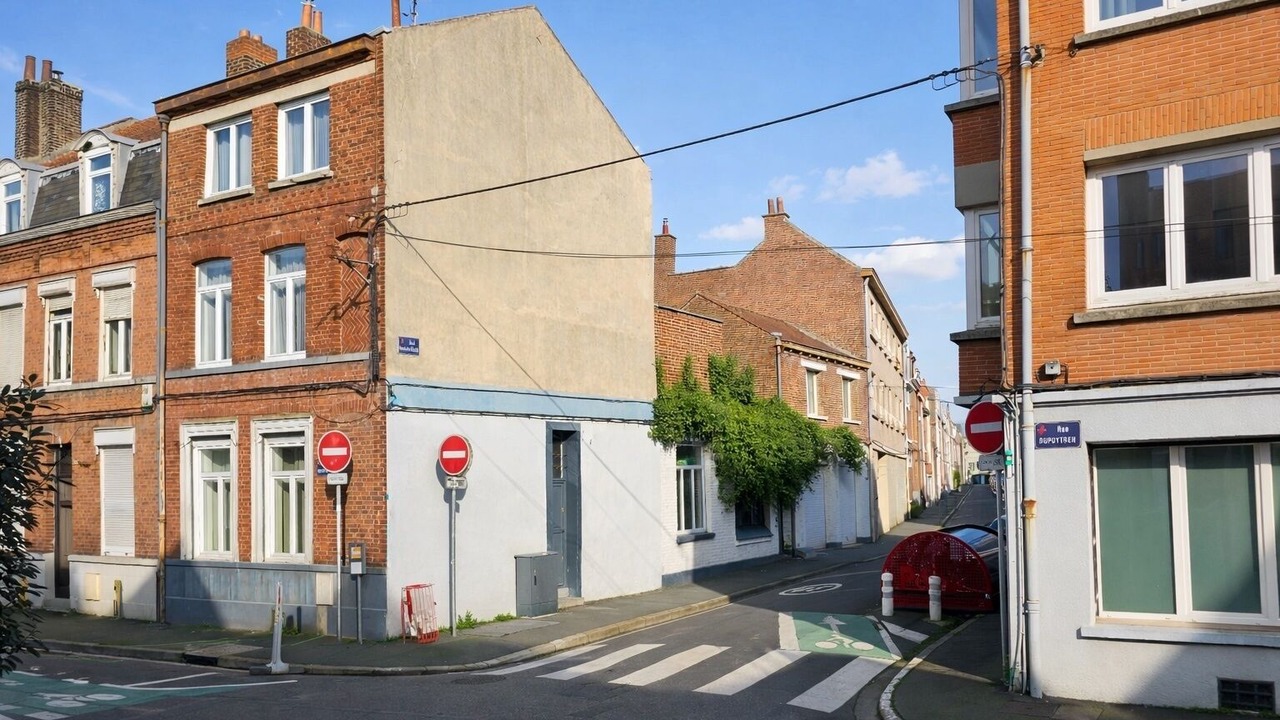 Photo of Outdoor in Fives