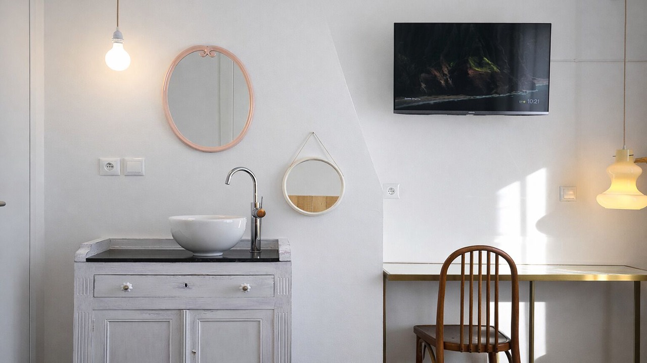 Photo of Bedroom in Fives