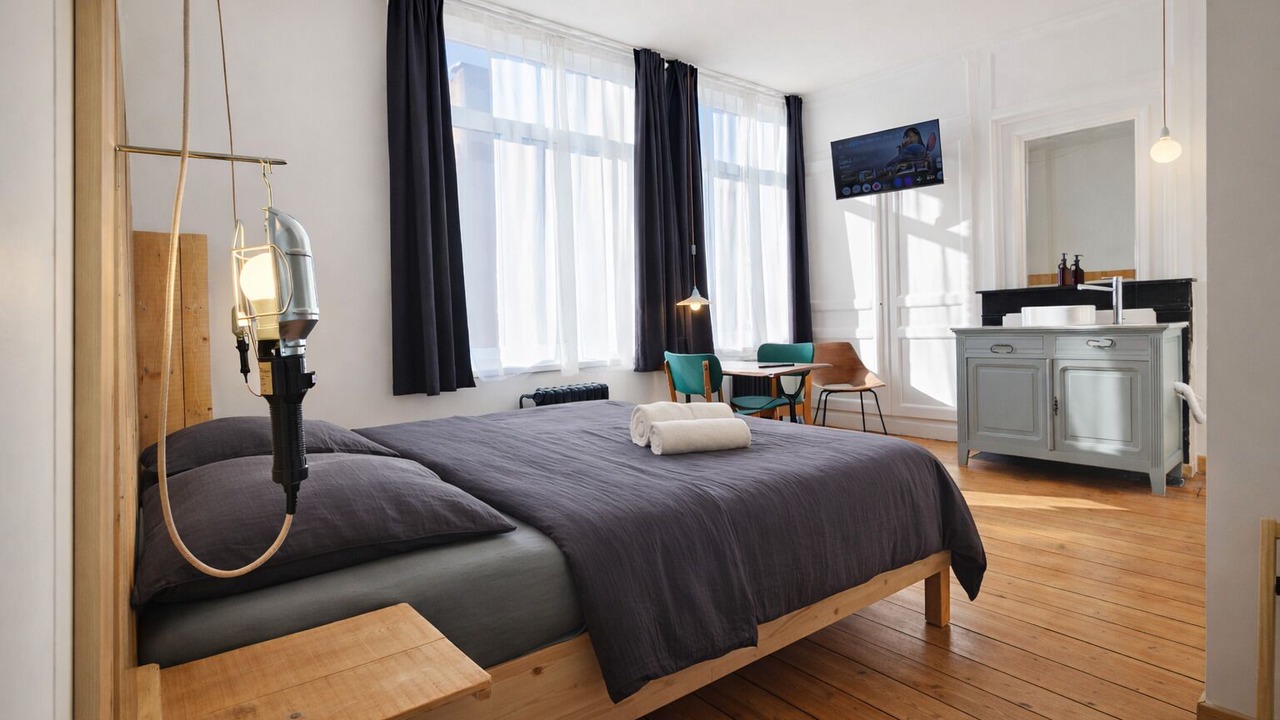 Photo of Bedroom in Fives