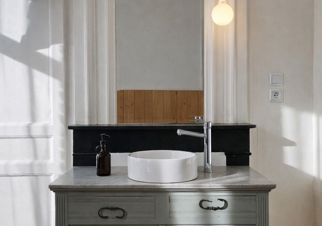Photo of Bathroom in Fives