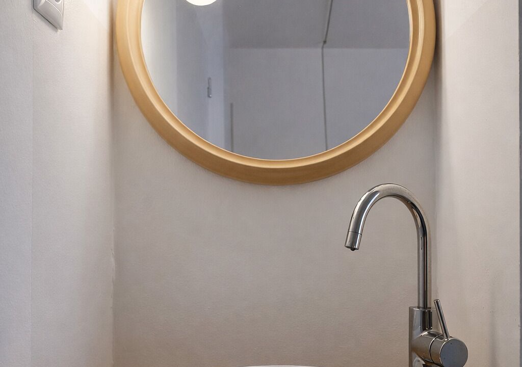 Photo of Bathroom in Fives