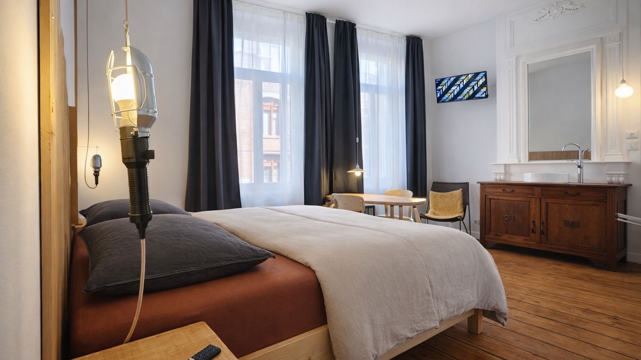 Photo of Bedroom in Fives