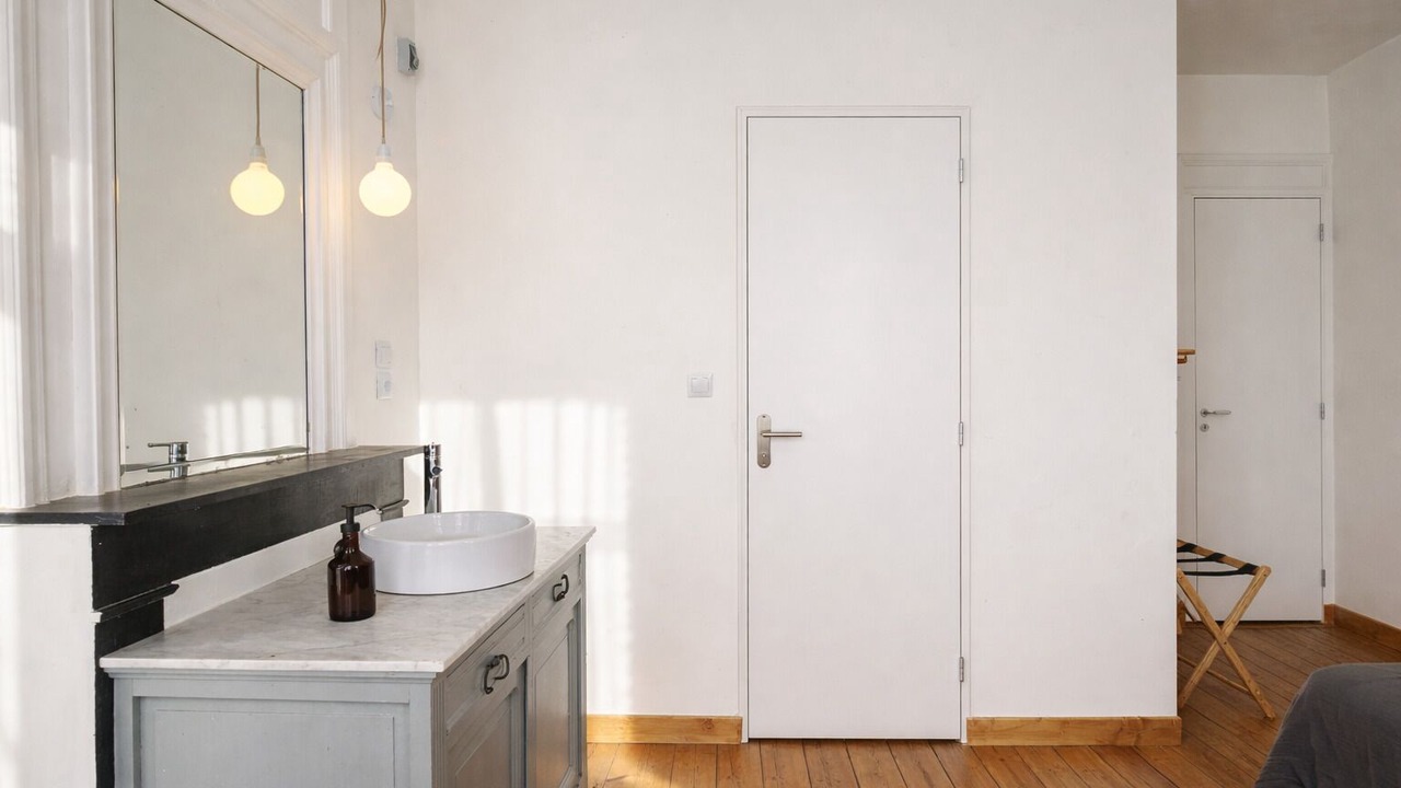 Photo of Bathroom in Fives