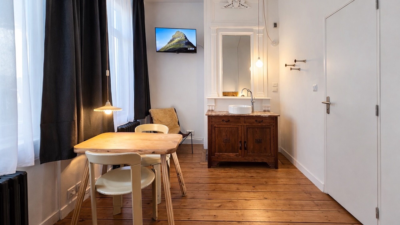 Photo of Bedroom in Fives
