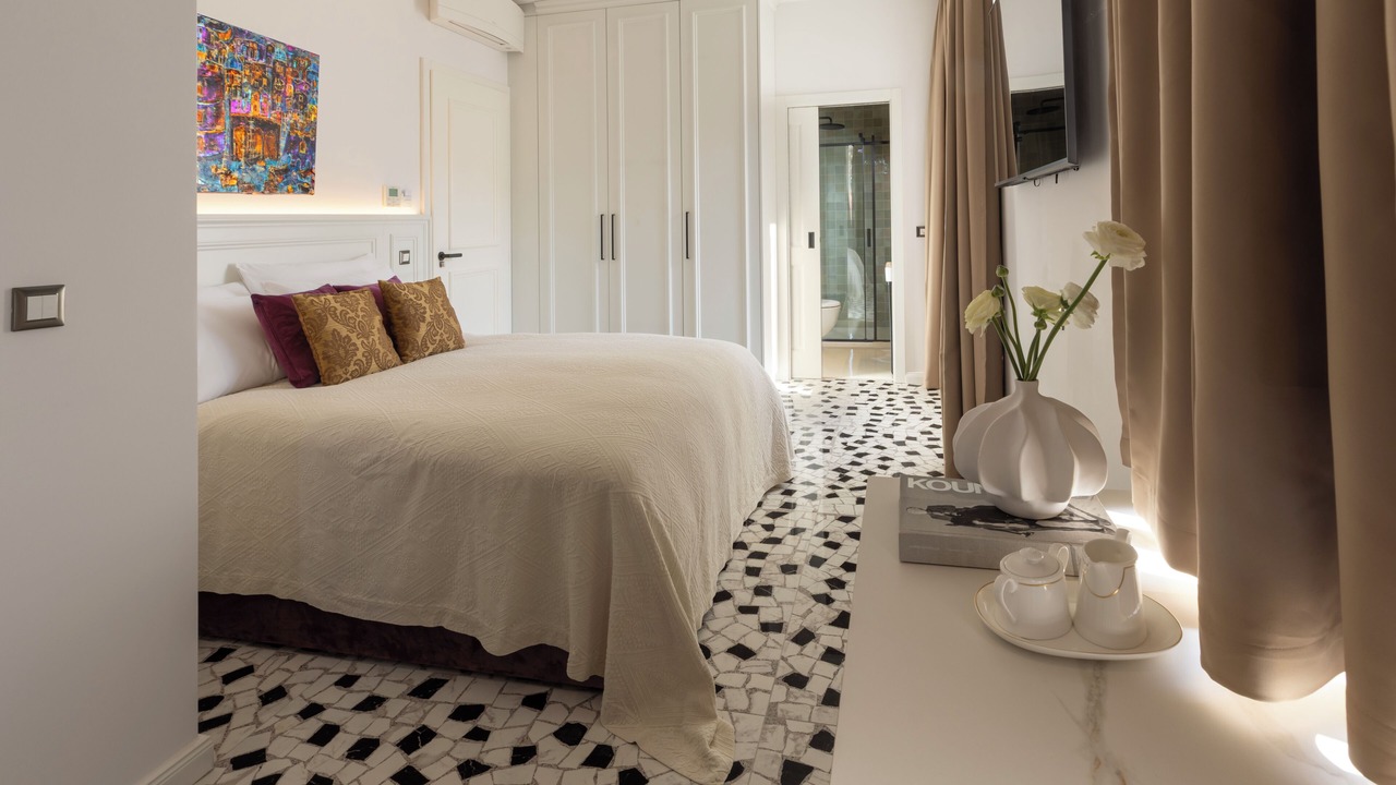 Photo of Bedroom in Pile