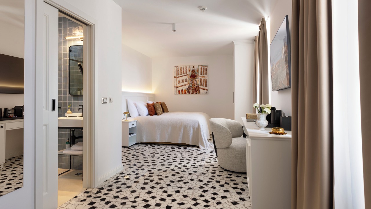 Photo of Bedroom in Pile