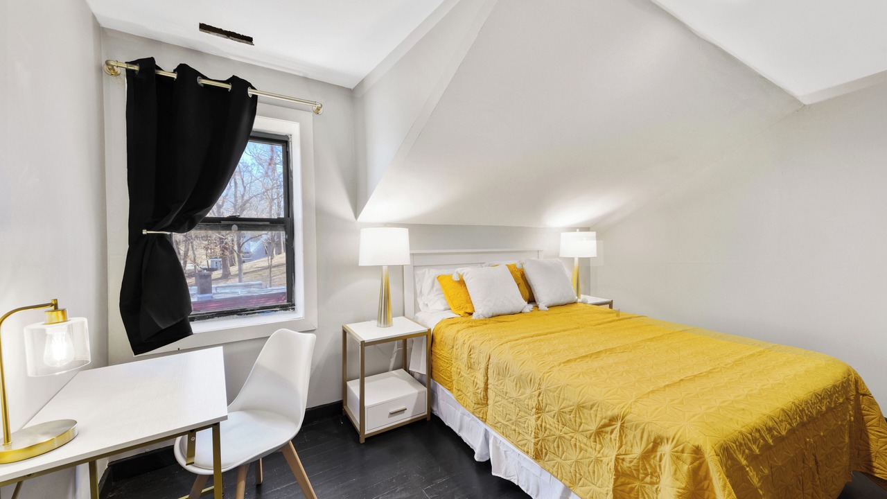 Photo of Bedroom in Fox Lake