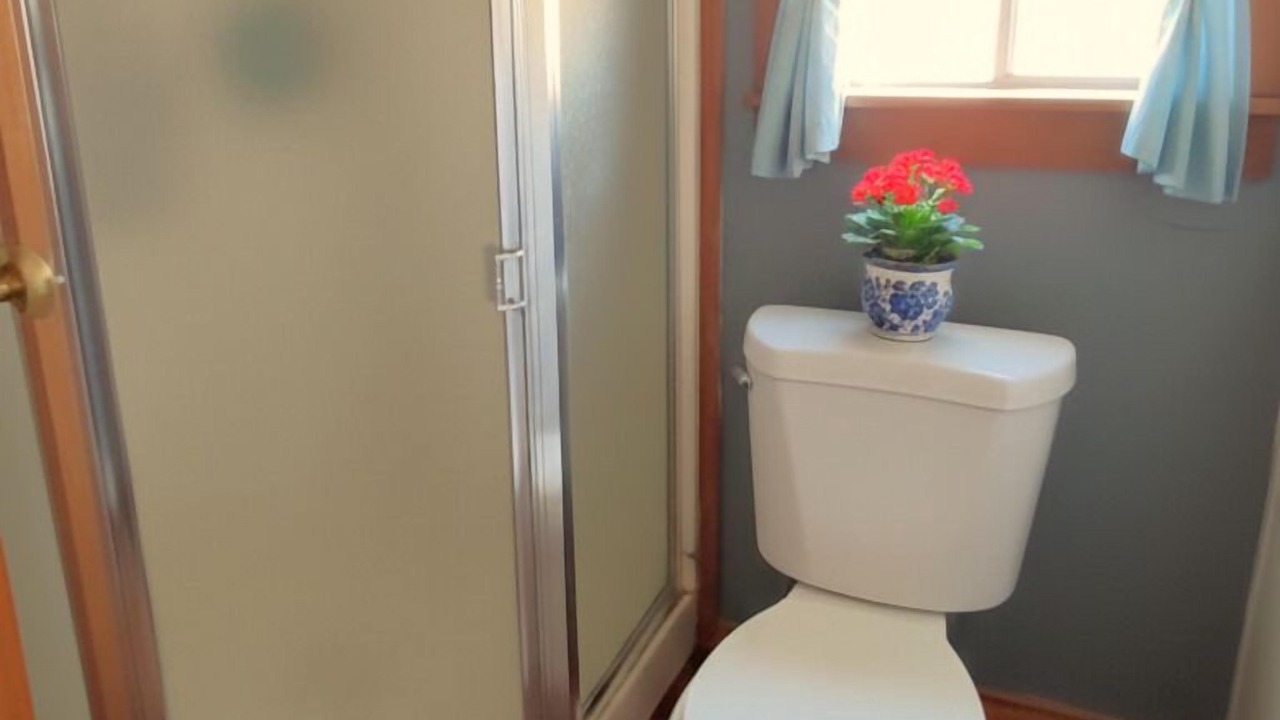 Photo of Bathroom in Lakehead-Lakeshore