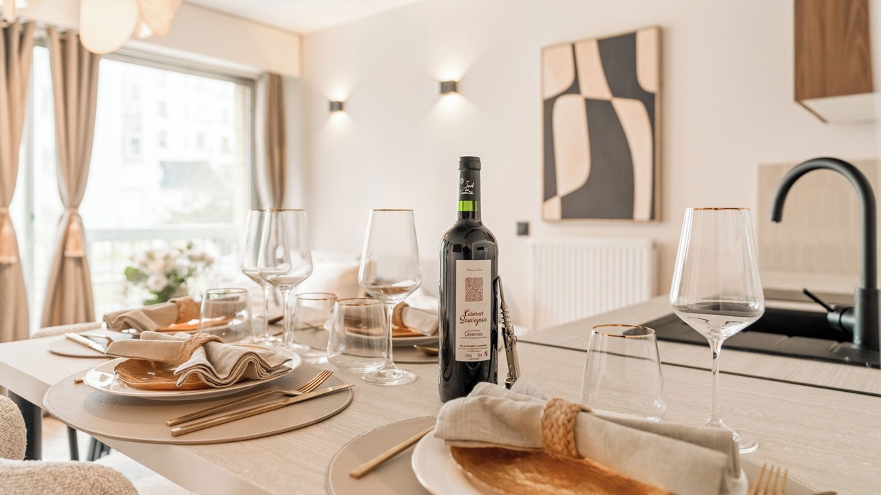 Photo of Others in Necker