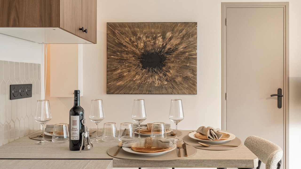 Photo of Others in Necker