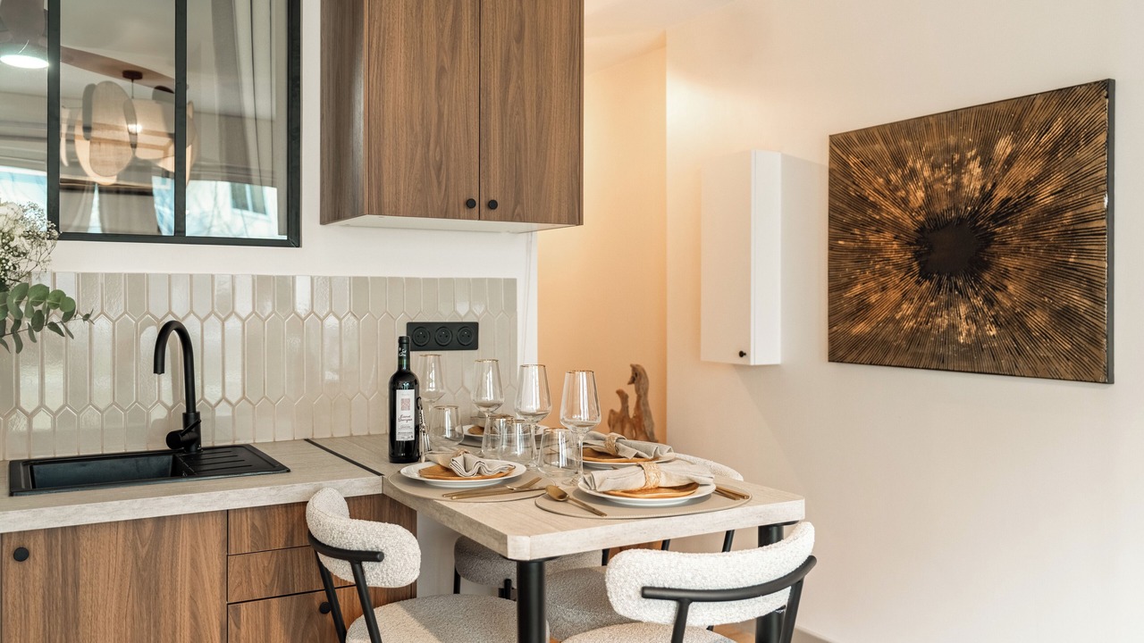 Photo of Others in Necker