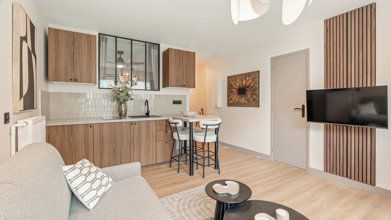 Photo of Others in Necker