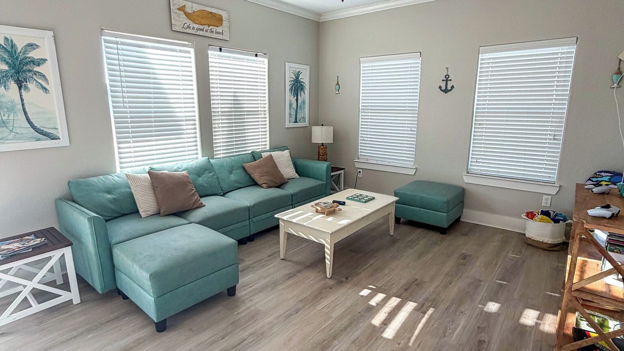 Photo of Livingroom in Crystal Beach
