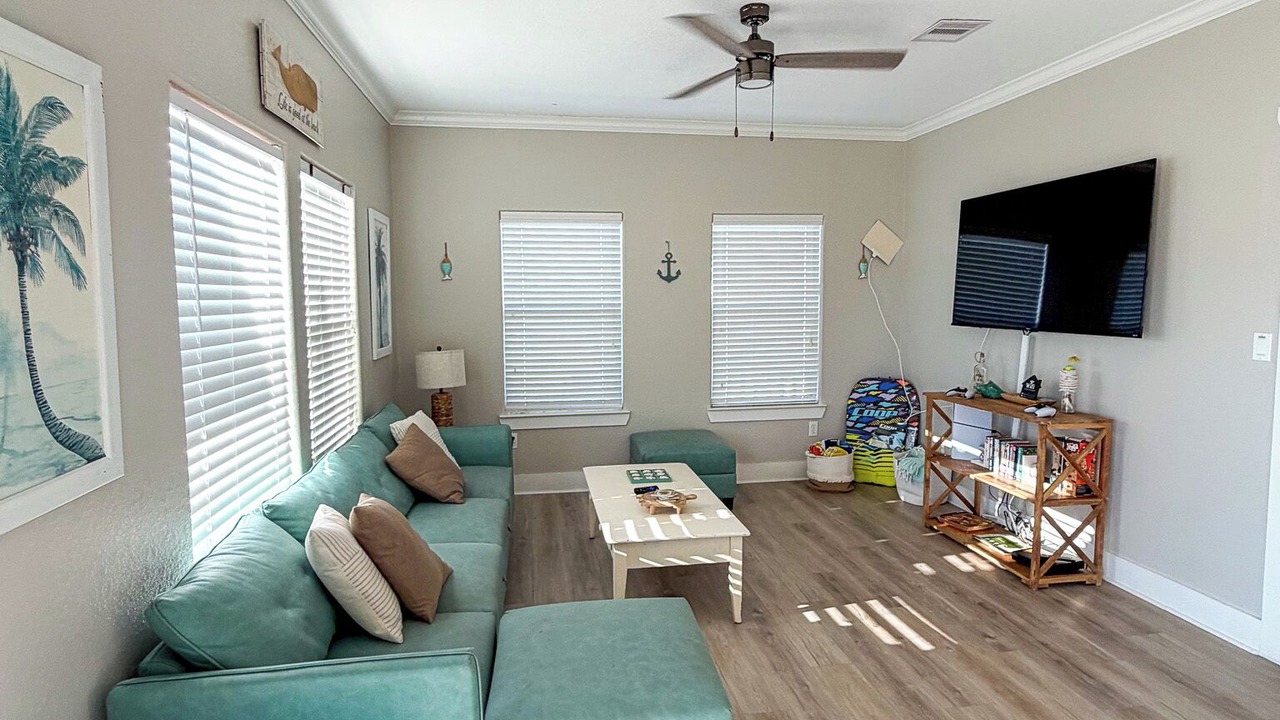 Photo of Livingroom in Crystal Beach