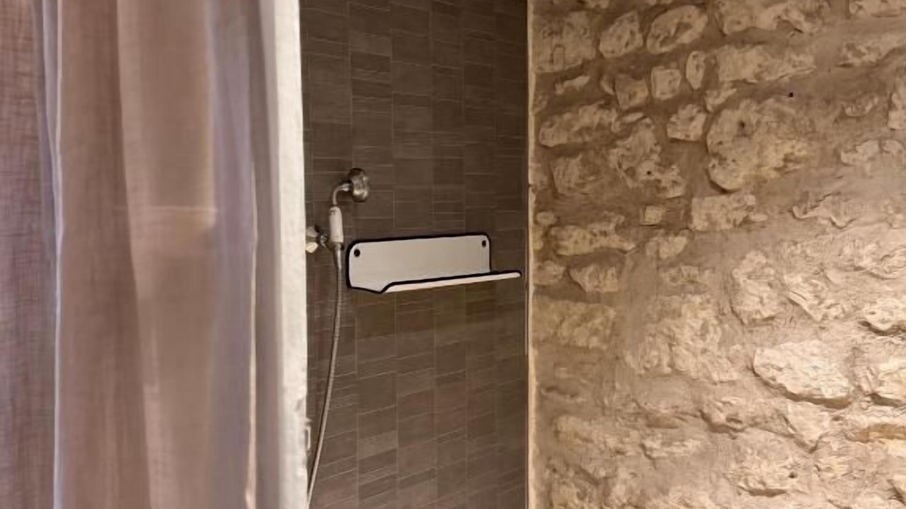 Photo of Bathroom in Bourgueil