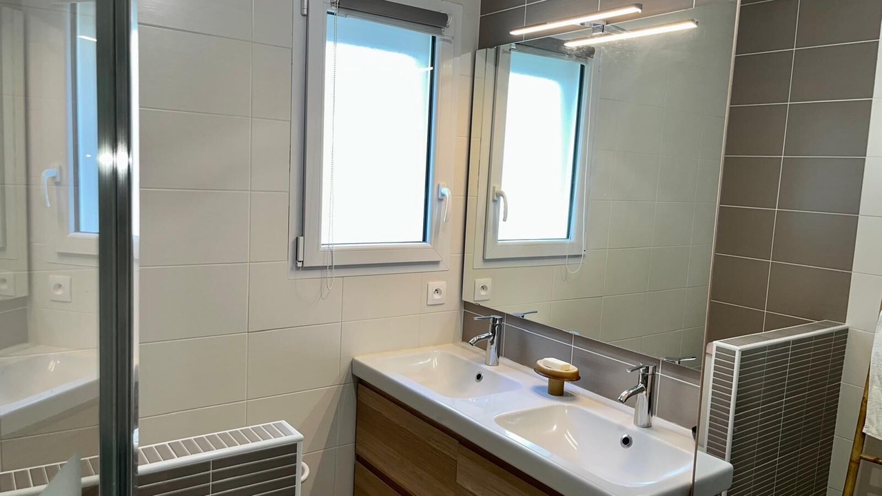 Photo of Bathroom in La Seguiniere
