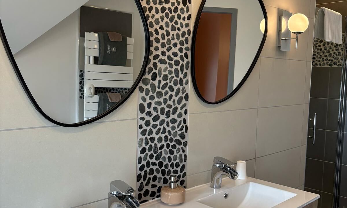 Photo of Bathroom in Tracy-sur-Mer