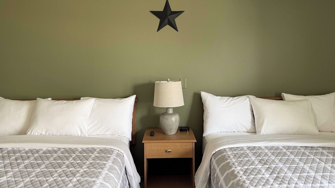 Photo of Bedroom in Amana