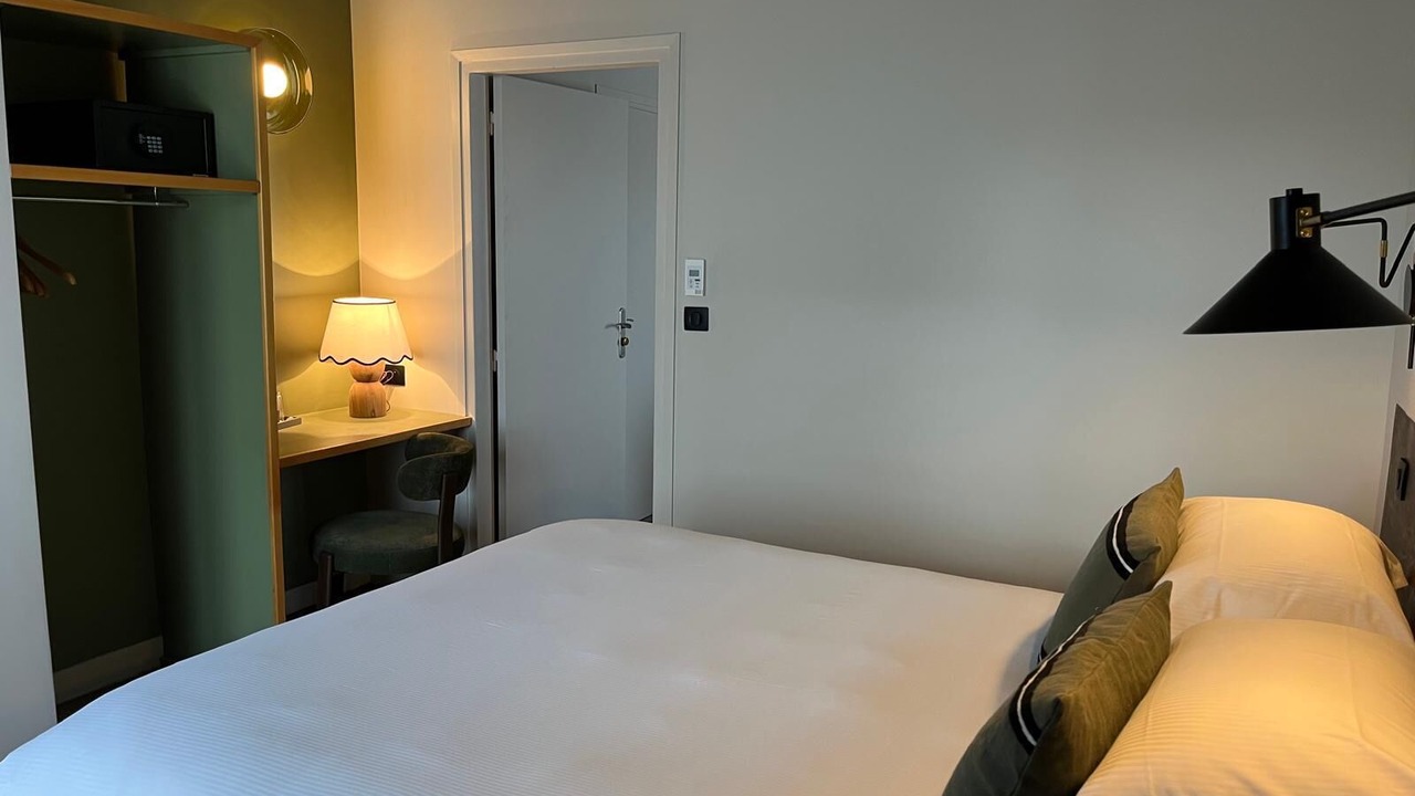 Photo of Bedroom in Clamart