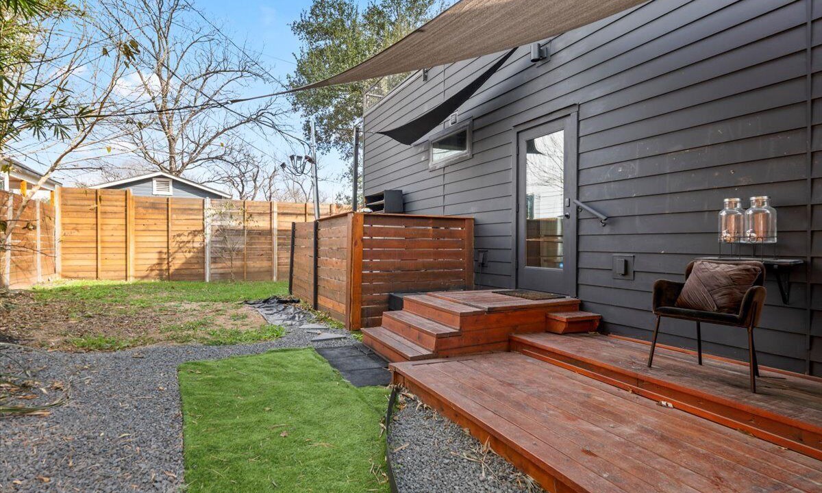 Photo of Patio Balcony in South Manchaca