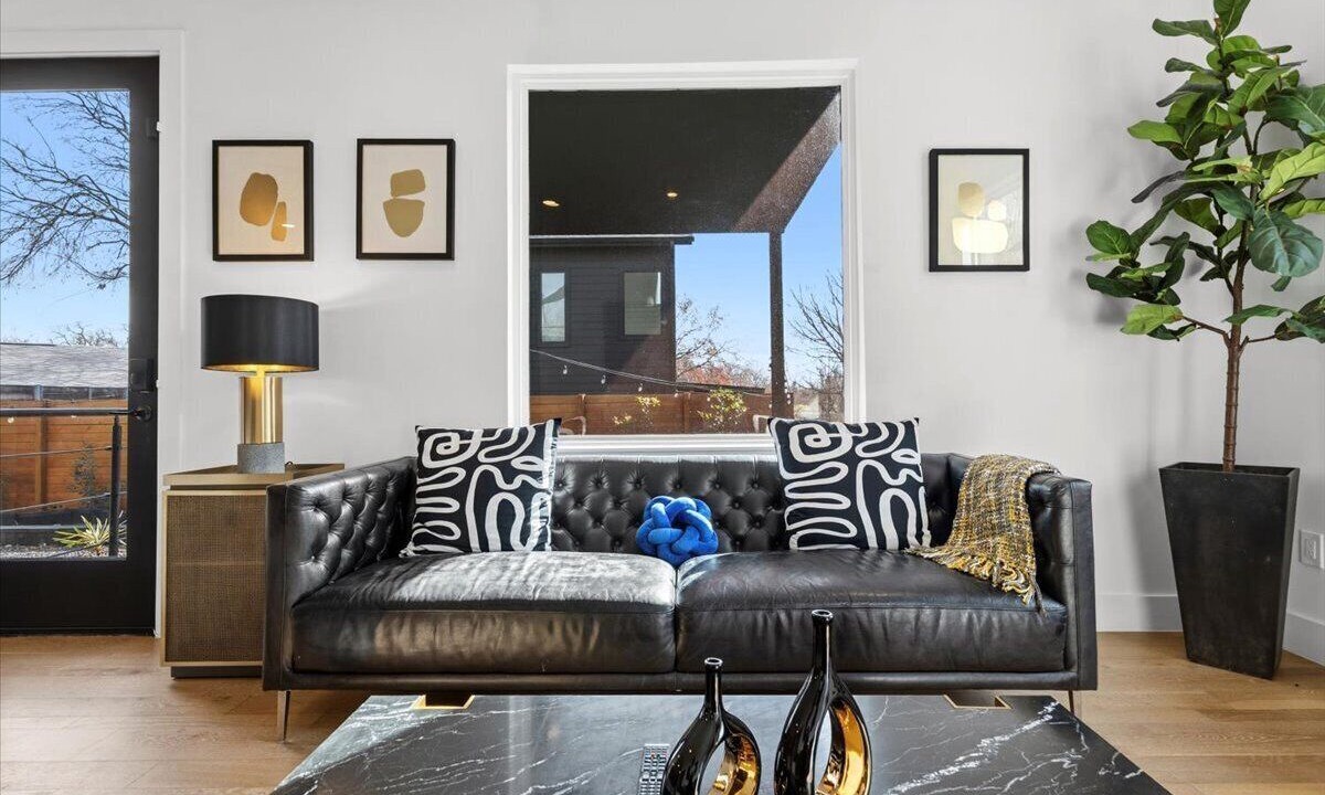 Photo of Livingroom in South Manchaca