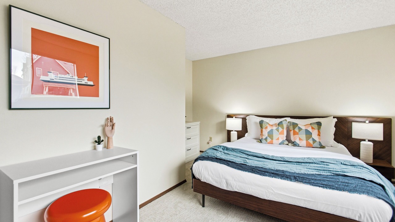 Photo of Bedroom in Minor