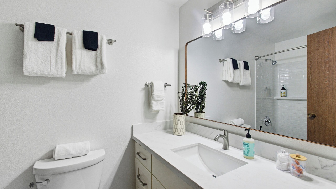 Photo of Bathroom in Minor