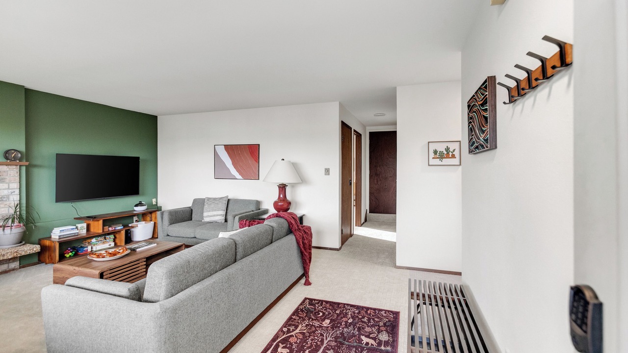 Photo of Bedroom in Minor