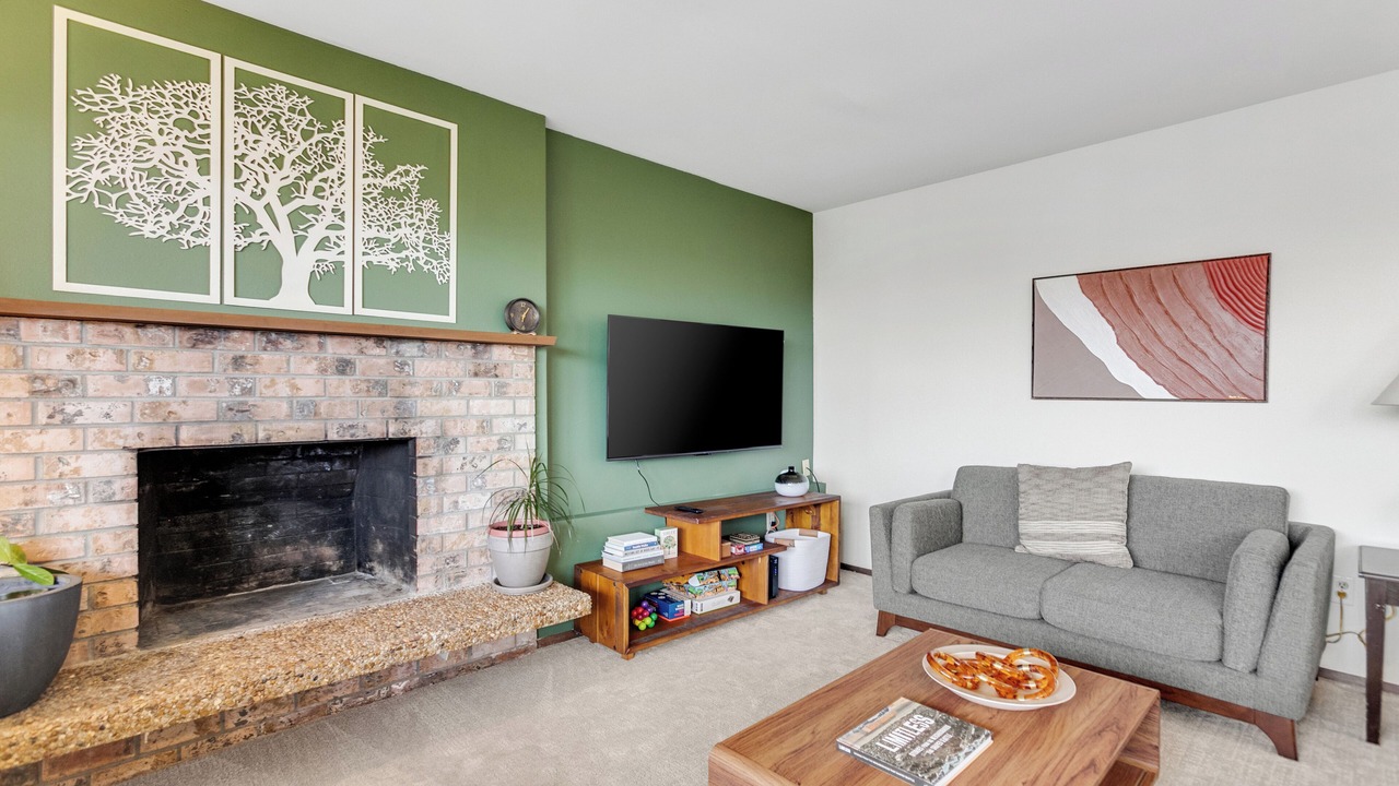 Photo of Bedroom in Minor