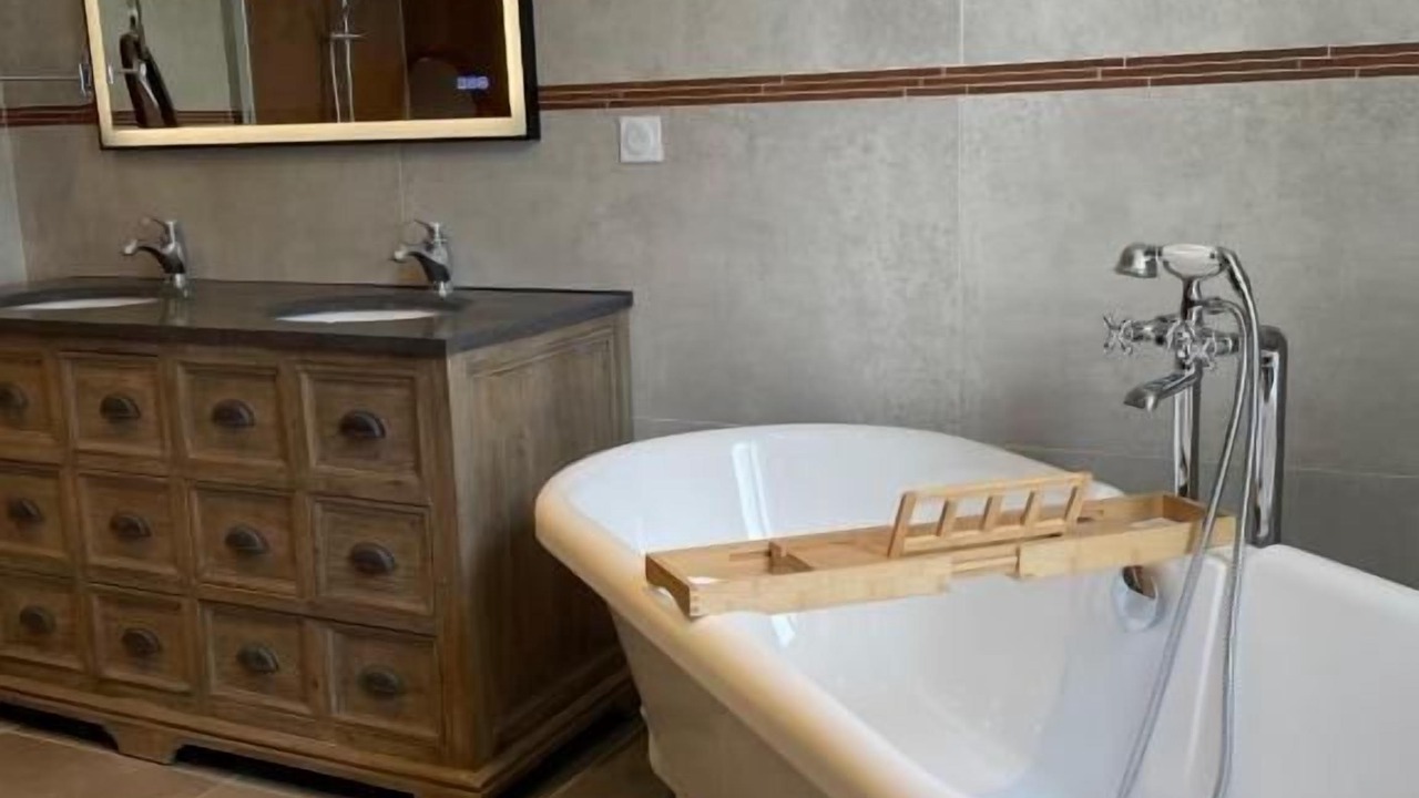 Photo of Bathroom in Mirepoix