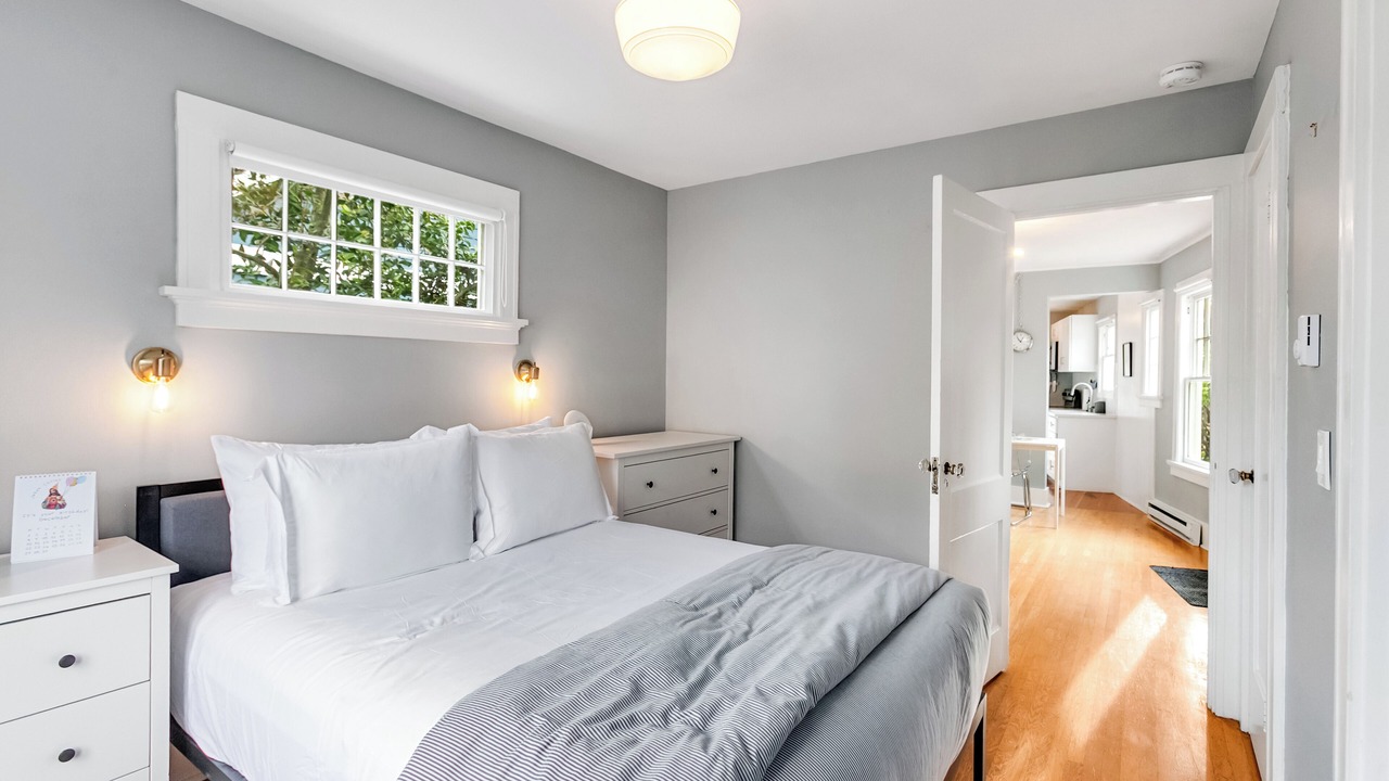 Photo of Bedroom in Montlake