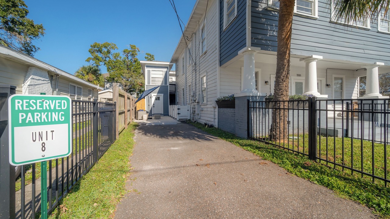 Photo of Others in Egypt Lake-Leto