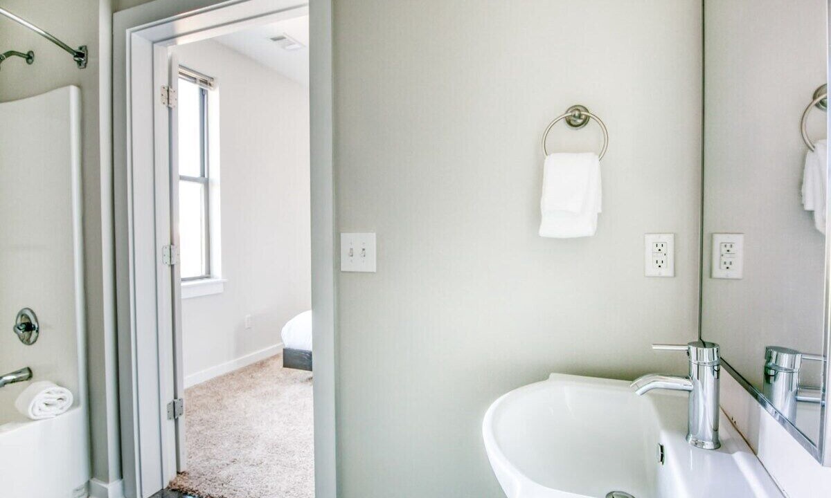 Photo of Bathroom in Music Row