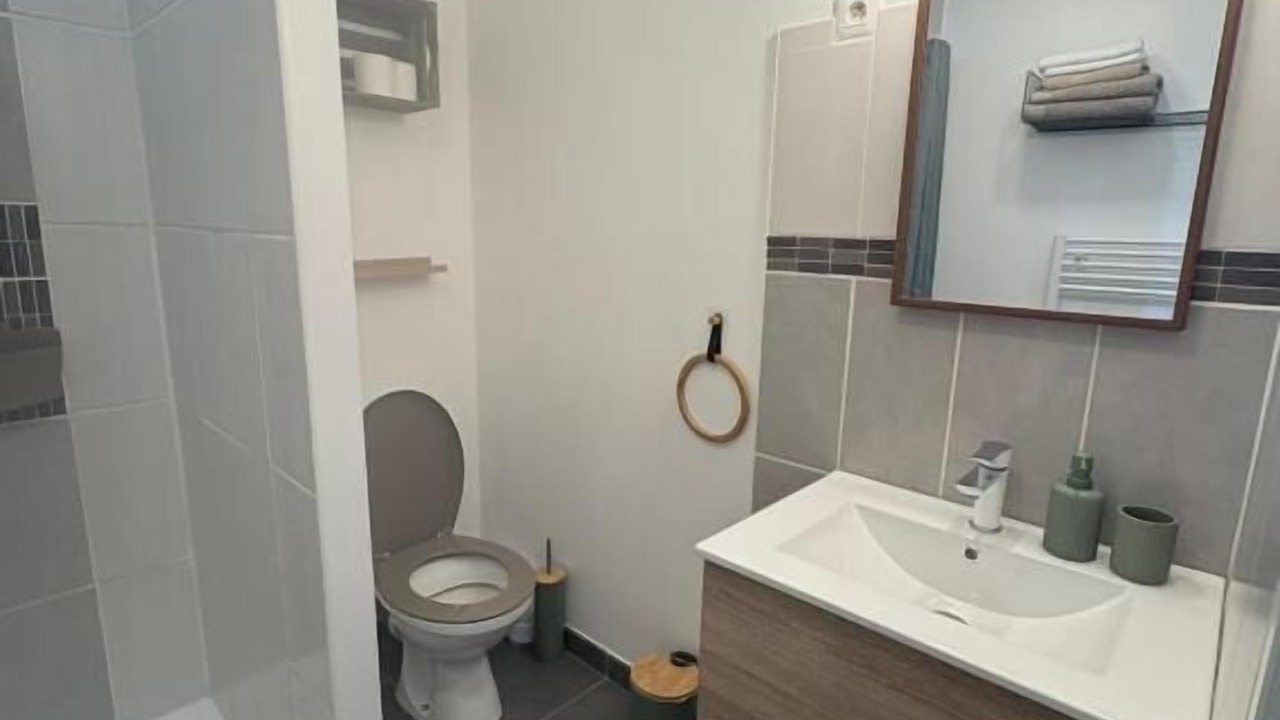 Photo of Bathroom in Meounes-les-Montrieux