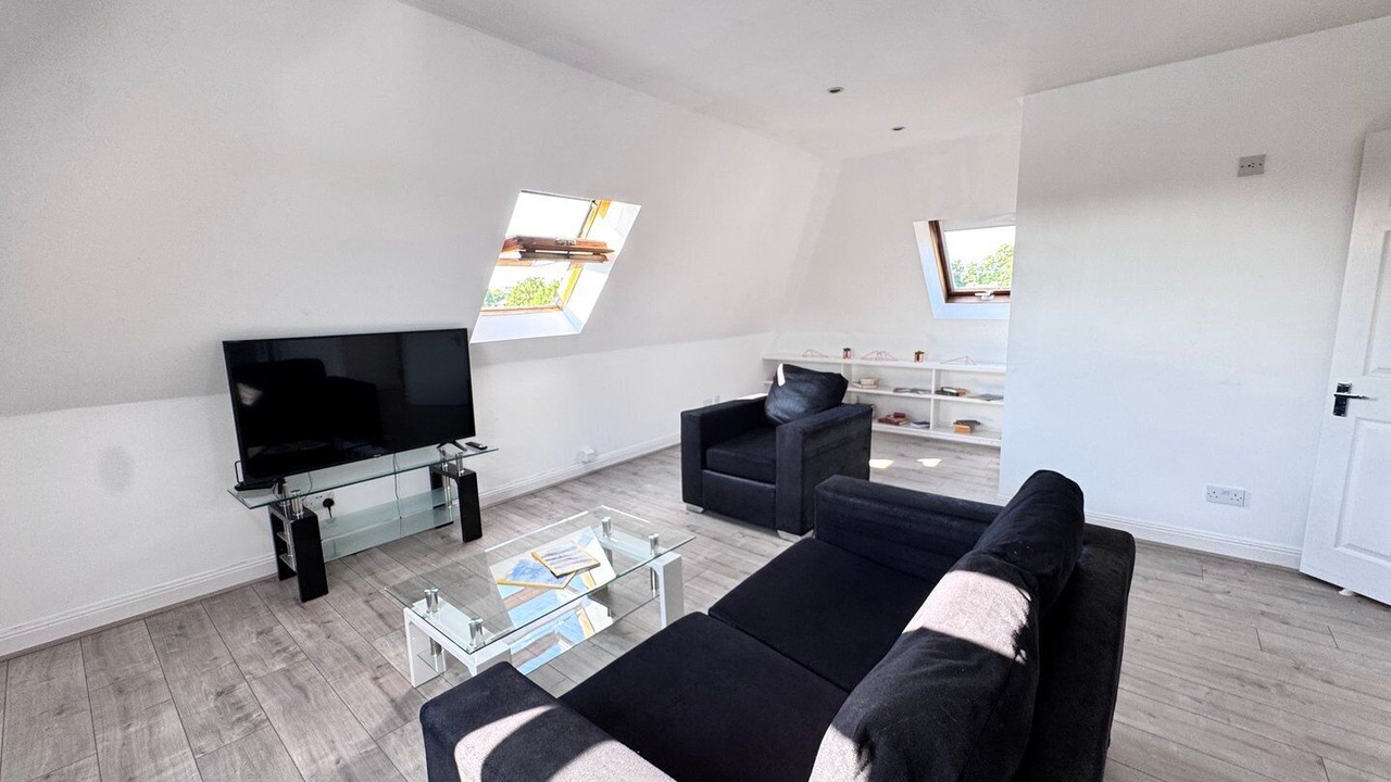 Photo of Livingroom in Ealing Common