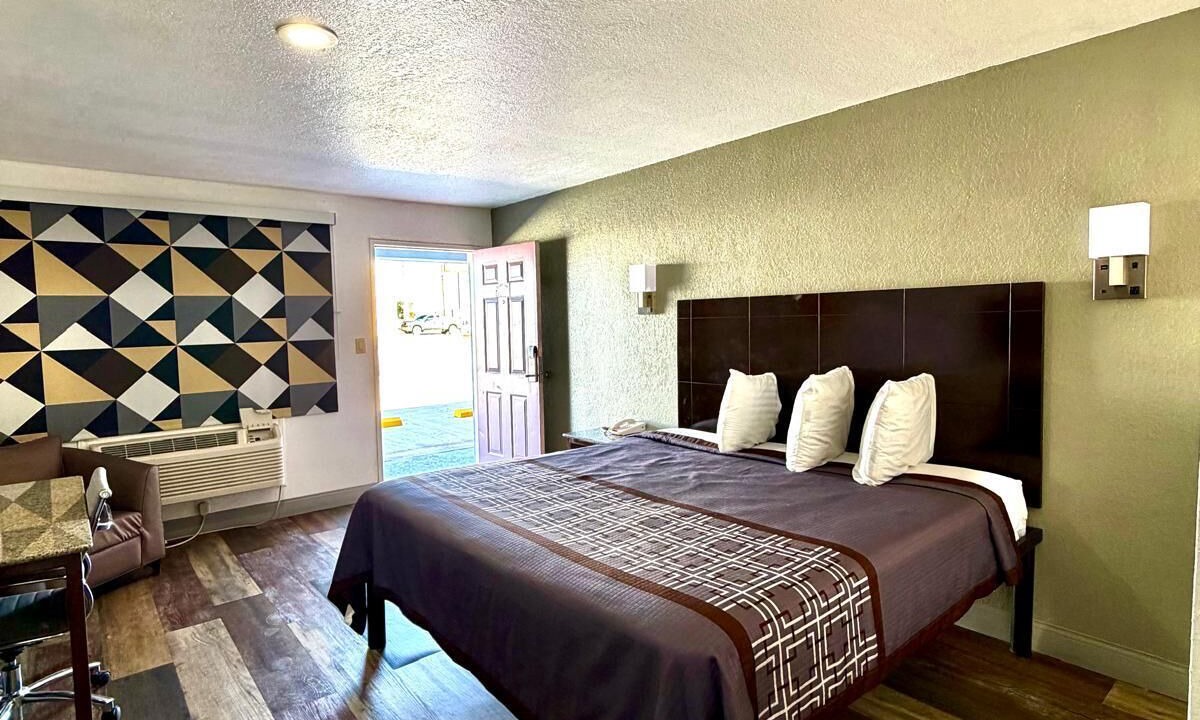 Photo of Bedroom in Kermit