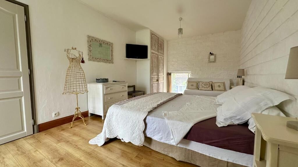 Photo of Others in Le Tatre