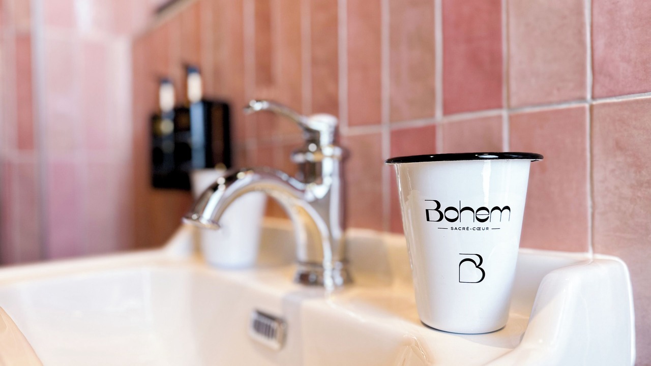 Photo of Bathroom in Quartier des Grandes-Carrieres