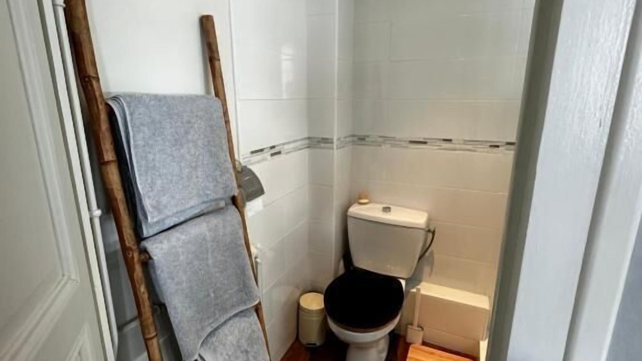 Photo of Bathroom in Cenon-sur-Vienne