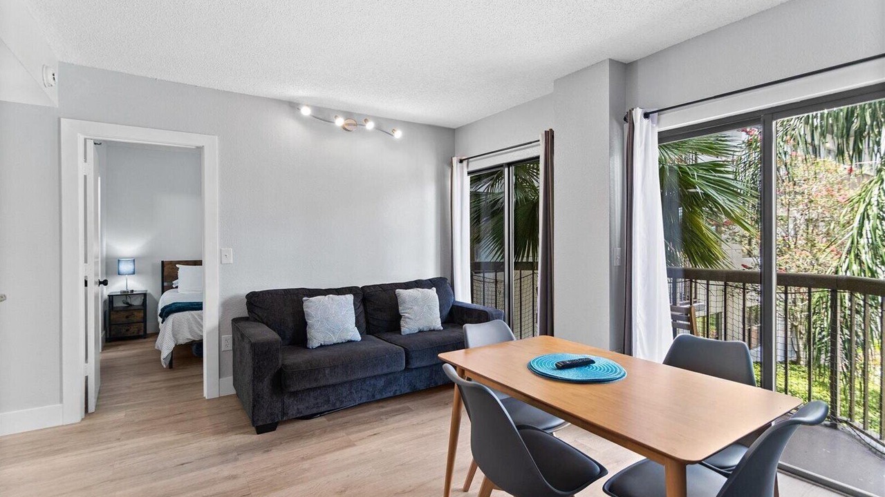 Photo of Livingroom in Florida Center