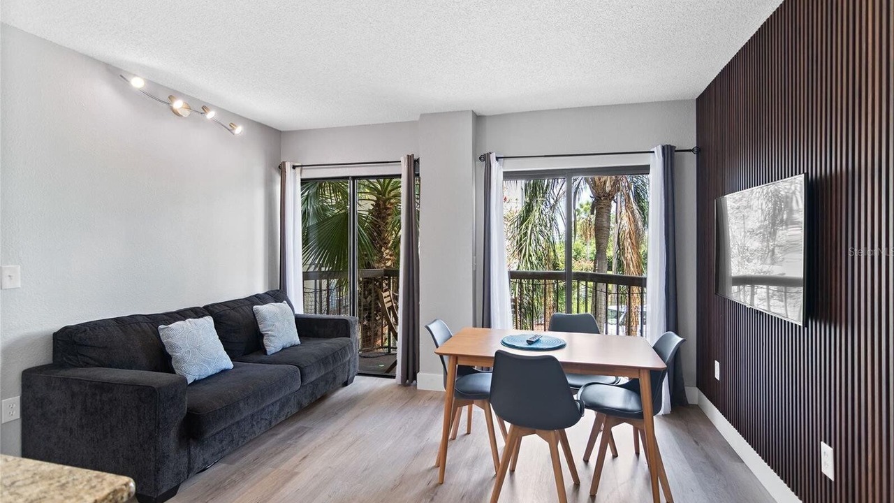 Photo of Livingroom in Florida Center