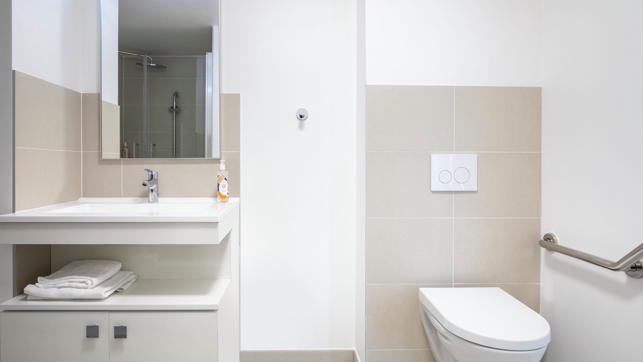 Photo of Bathroom in Centre