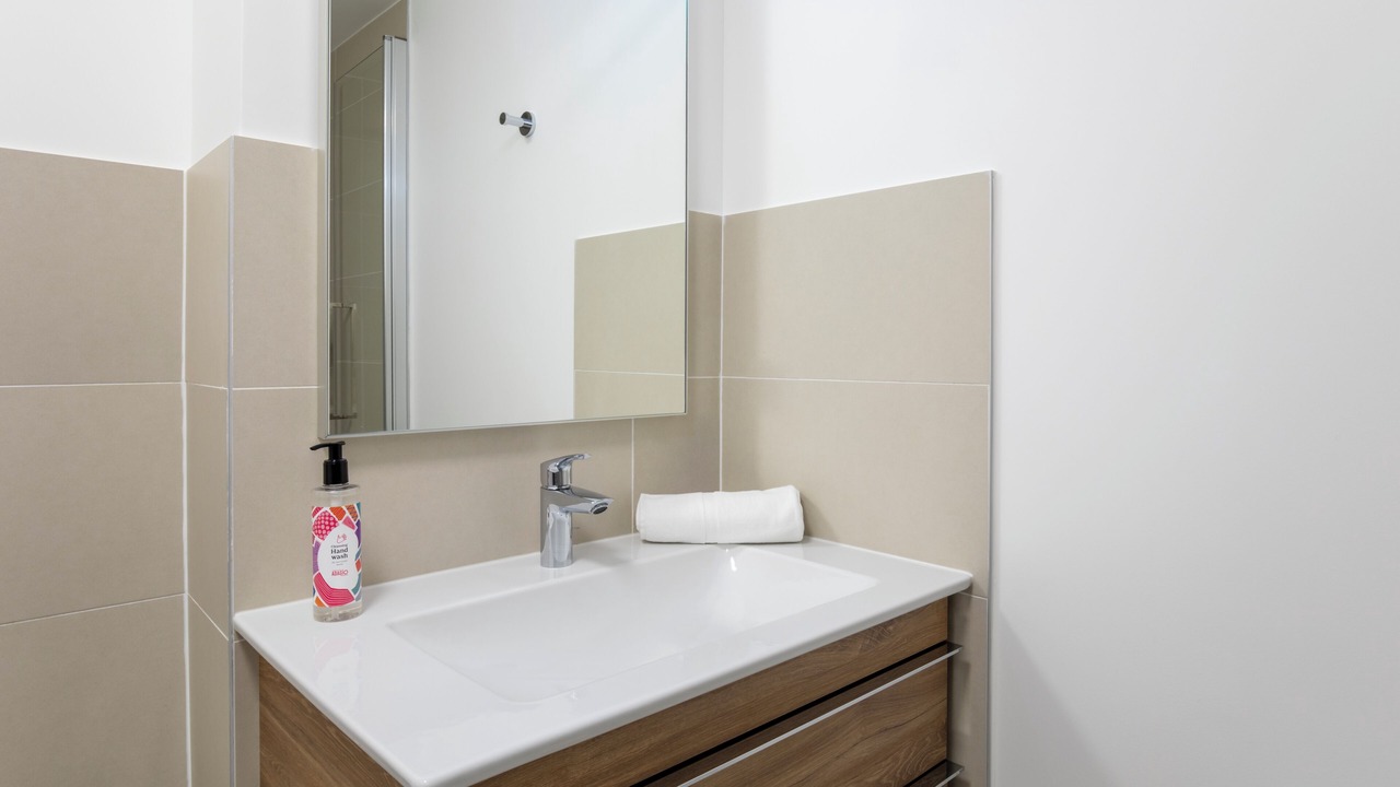 Photo of Bathroom in Centre