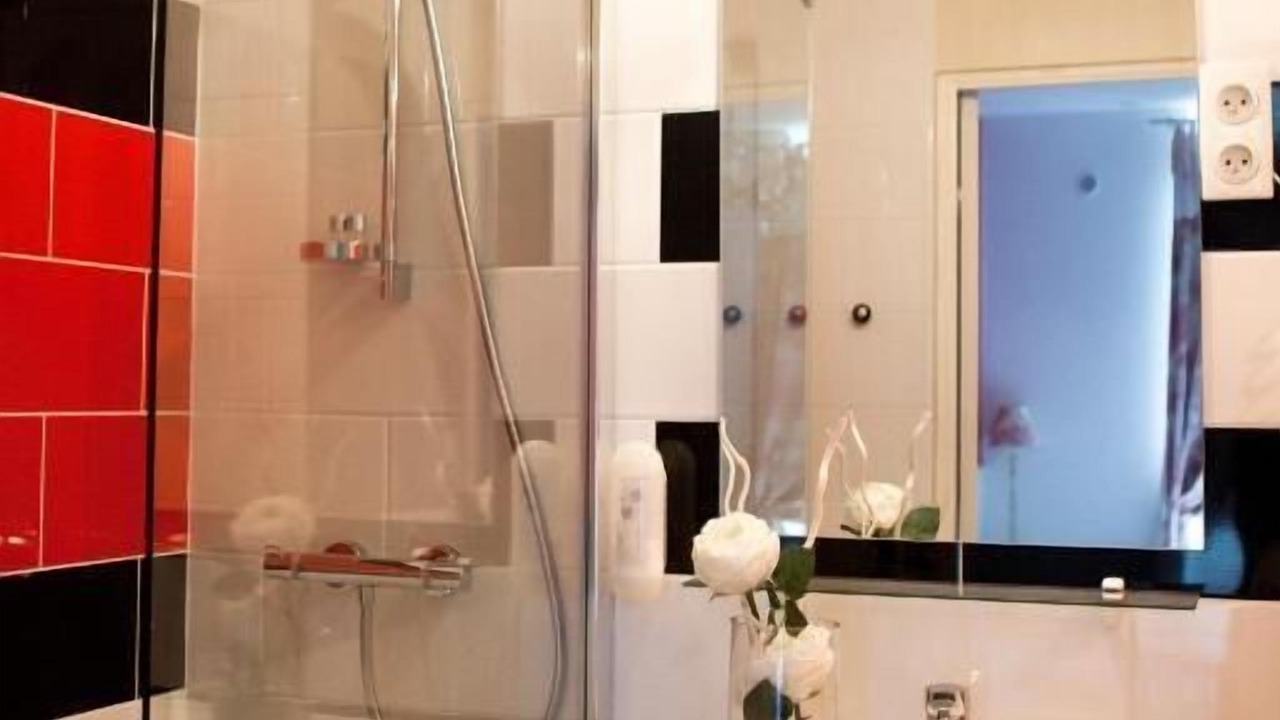 Photo of Bathroom in Richebourg - Saint-Clement